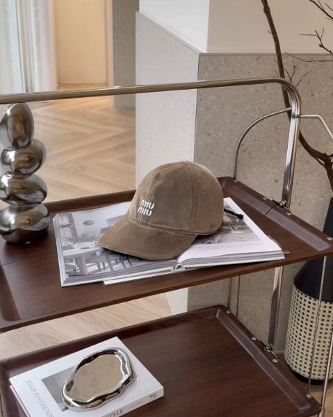 圖片 【MIUMIU】繩結棒球帽 淺棕色