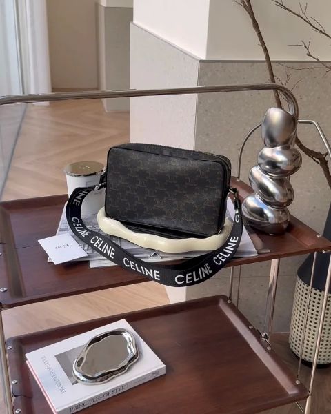 圖片 【CELINE】凱旋門中號郵差包 黑老花