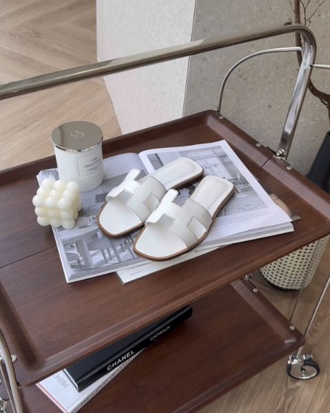 圖片 【HERMES】經典 ORAN H拖鞋 白色/棕底