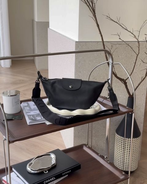 圖片 【LONGCHAMP】LE PLIAGE XTRA 斜背袋 XS 黑色