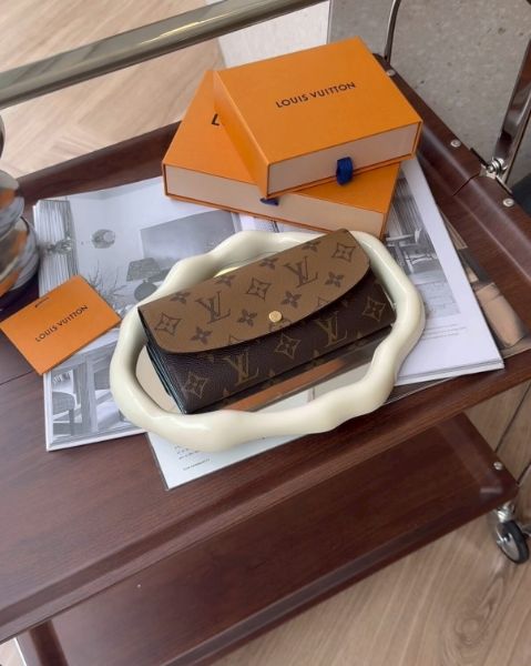 圖片 【LV】EMILIE 雙色翻蓋長皮夾 棕色老花 M82157