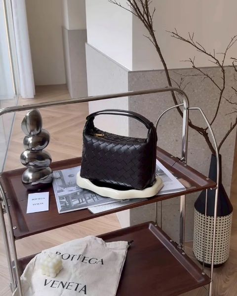 圖片 【BV】WALLACE 迷你飯盒包 巧克力棕色 FONDANT