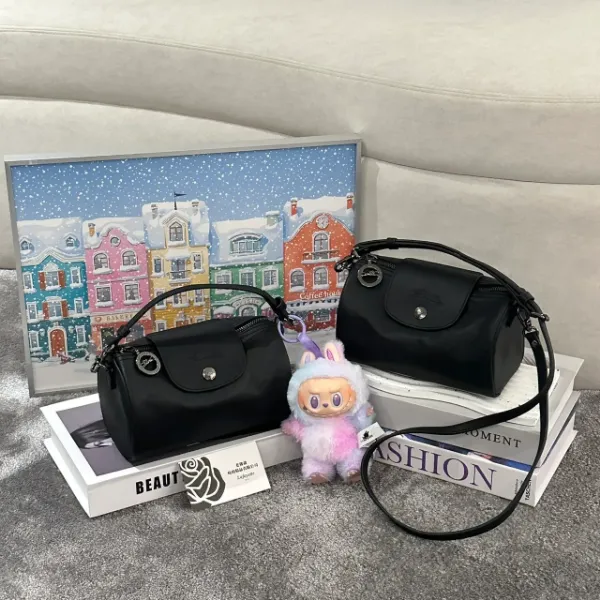 圖片 LONGCHAMP LE PLIAGE XTRA 黑色圓筒包