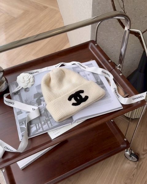 圖片 【CHANEL】24B 白底黑LOGO 毛帽