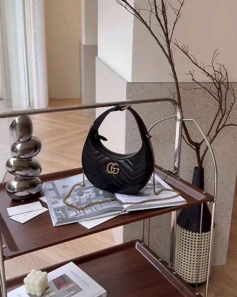 圖片 【GUCCI】 GG MARMONT 半月包 黑色