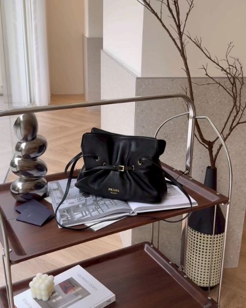 圖片 【PRADA】DADA 納帕小號肩背包 黑色