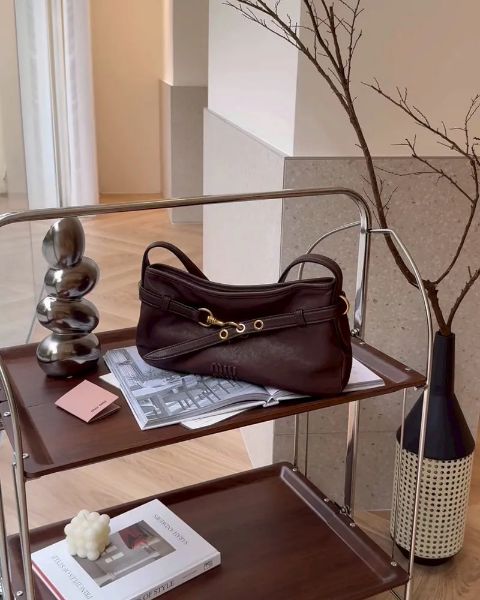 圖片 【MIUMIU】AVENTURE 納帕軟皮手袋(標準尺寸) 石南木色