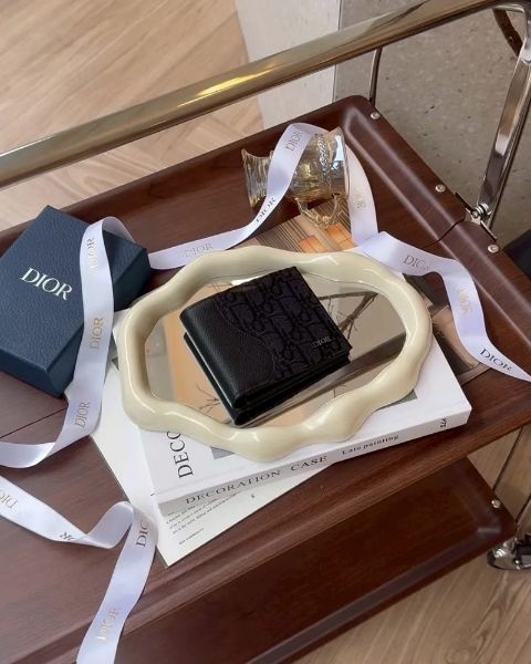 圖片 【DIOR】OBLIQUE SADDLE 內八卡雙折短夾 黑色