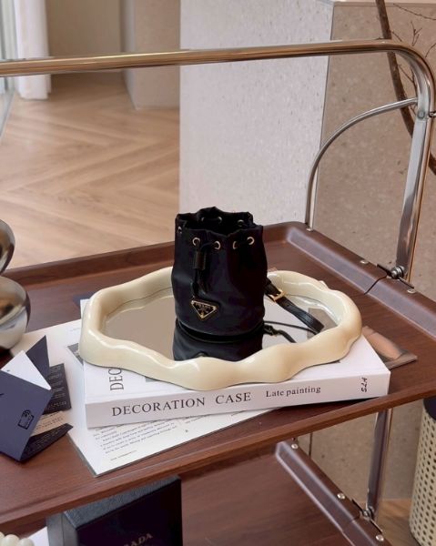 圖片 【PRADA】迷你標誌 RE-NYLON手袋吊飾 黑色