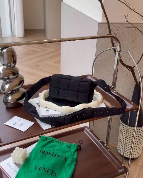 圖片 【BV】PADDED TECH 8格編織腰包 黑色