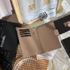 圖片 CHANEL 26C 淺奶茶金釦荔枝牛皮護照夾