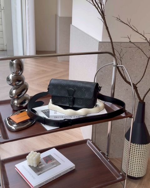 圖片 【LV】MONTSOURIS 可穿戴式小包 M83567