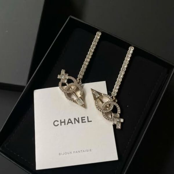 圖片 Chanel 23c 一箭穿心水鑽耳環💘