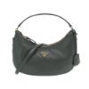 圖片 Prada Saffiano 金三角logo小牛皮彎月手提兩用包(1BC272-黑)