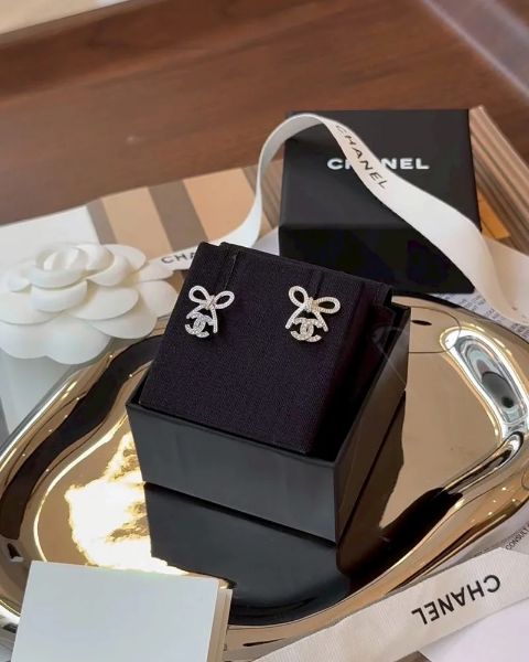 圖片 【CHANEL】新款蝴蝶結雙C耳環