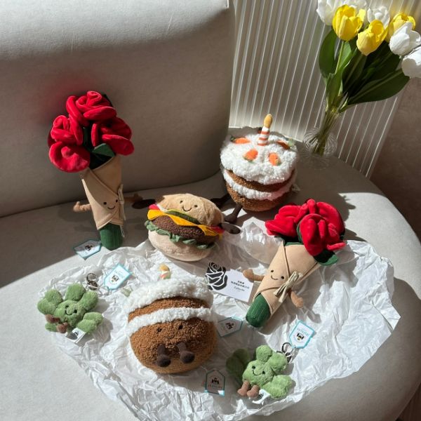 圖片 JELLYCAT 2026春季系列新品趣味胡蘿蔔蛋糕