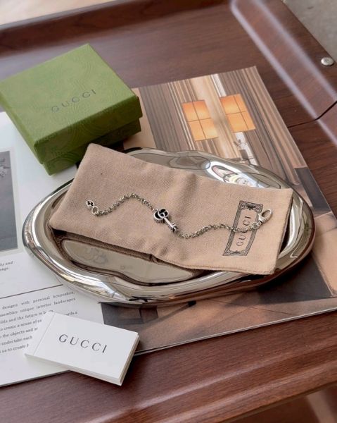 圖片 【GUCCI】GG MARMONT G鑰匙吊墜手鍊 銀色