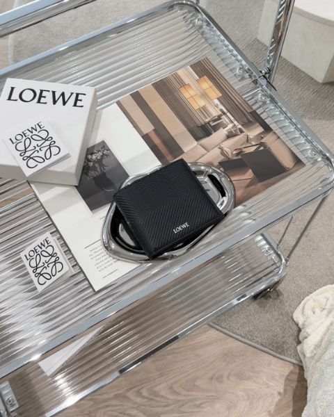 圖片 【LOEWE】壓紋皮革內零錢袋短夾  黑色