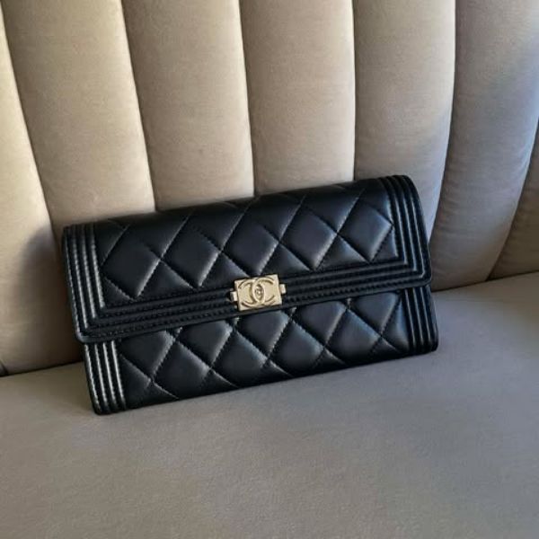 圖片 Chanel 黑金羊皮boy信封長夾