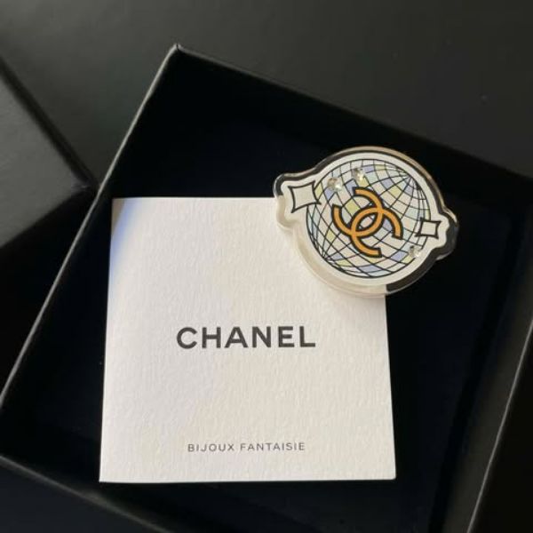 圖片 Chanel 24c地球水鑽壓克力胸針🌍