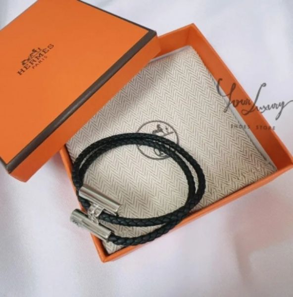 圖片 【Luxury】現貨 Hermes Tournis Tresse 愛馬仕 經典百搭 素色編織 H造型 手環 手鍊 尺寸T3