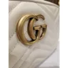 圖片 Gucci 447632 GG Marmont 小牛皮中款山型紋相機包 白色