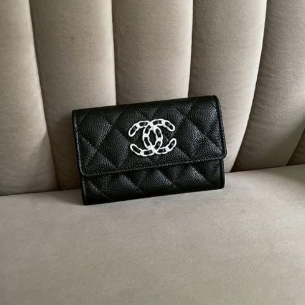圖片 Chanel 黑白編織19壓克力信封卡包