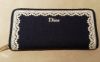圖片 《在台現貨最低特價  最新》Dior  Oblique Voyageur 薄款錢包 藍色 Dior Oblique 緹花和白色蕾絲