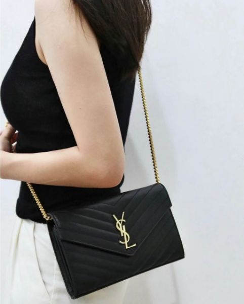 圖片 《在台現貨快速到貨 》Saint Laurent YSL 魚子醬鏈帶包 WOC 黑x金 大款