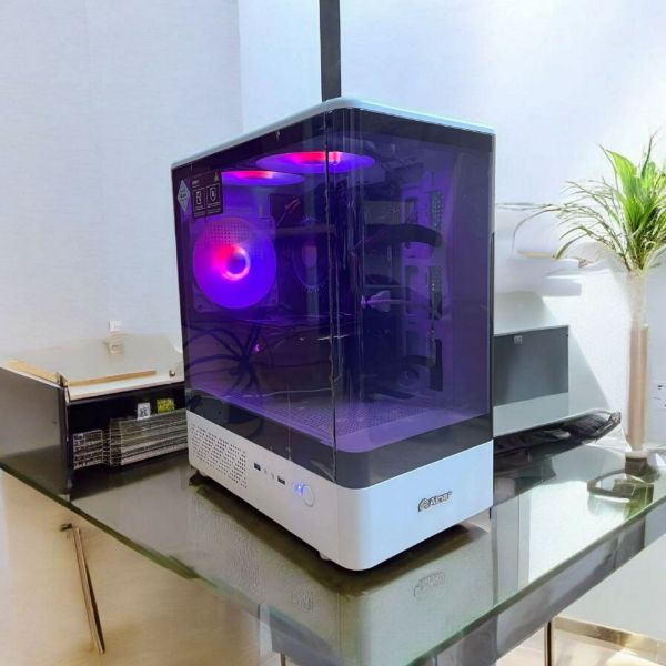 圖片 Intel I5 12代  RTX5060 炫彩幻光   遊戲主機  3A入門  首選 