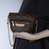 圖片 《在台現貨最低特價  最新》Louis Vuitton LV Mini Bumbag雙背帶肩背包/胸口包