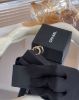 圖片 【CHANEL】菱格紋小LOGO耳環 金色