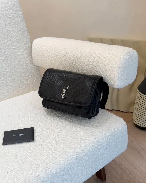 圖片 【YSL】NIKI粒面小羊皮小型郵差袋 黑色