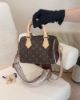 圖片 【LV】SPEEDY BANDOULIÈRE 20 奶茶背袋 M46222