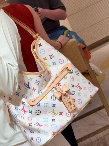 圖片 LV 2026 爆款 🔥 村上隆 X 路易威登 M27582 新款 LV x TM Lineup 白3彩 美爆了💕