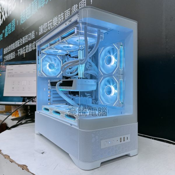 圖片 萌兔17號 AMD R7 7700 MPK 獨顯 RTX 5070 12G 白龍 電競主機 白色海景房