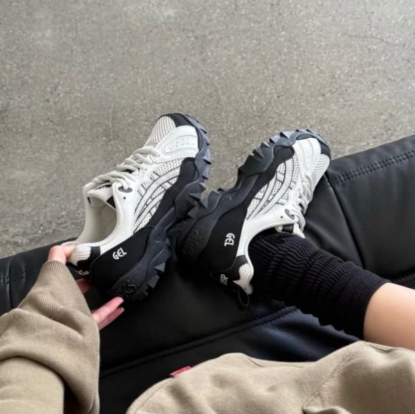 圖片 ASICS 亞瑟士 Gel-Truck 米灰色 灰黑色 厚底 復古 慢跑鞋 老爹鞋 1203A714-020/預購