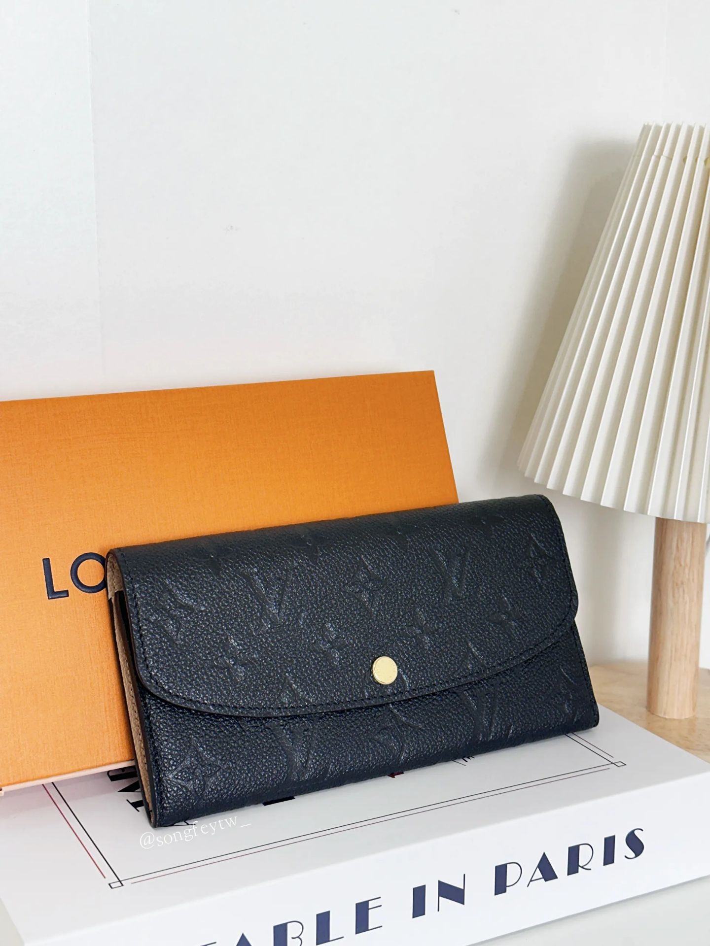 壓紋黑色(M62369)