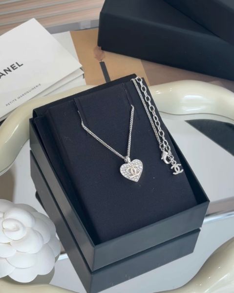圖片 【CHANEL】銀色愛心閃鑽項鏈