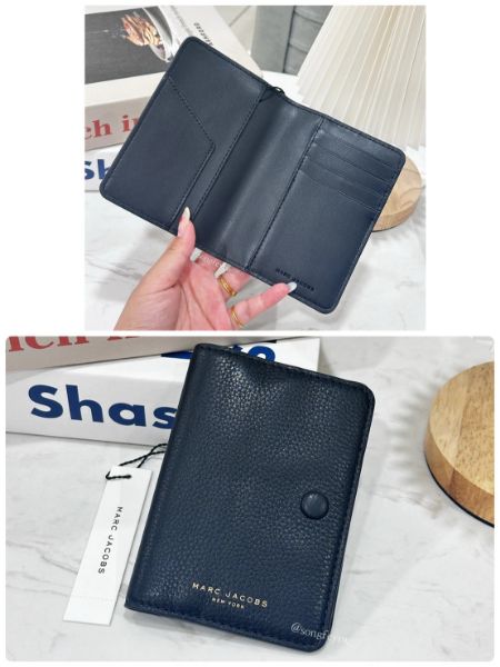 圖片 Marc Jacobs｜MJ 扣子兩折護照夾