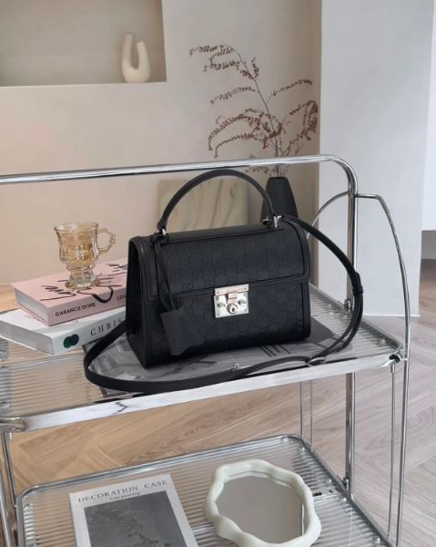 圖片 【GUCCI】PADLOCK 手提單肩包 中號 黑色壓紋老花