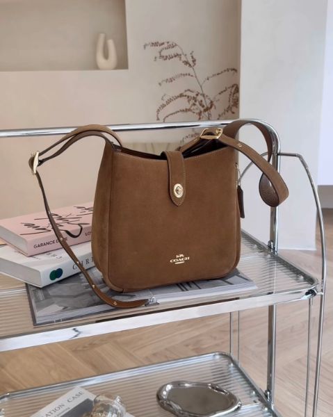圖片 【COACH】HADLEY 25 斜背包 麂皮棕色