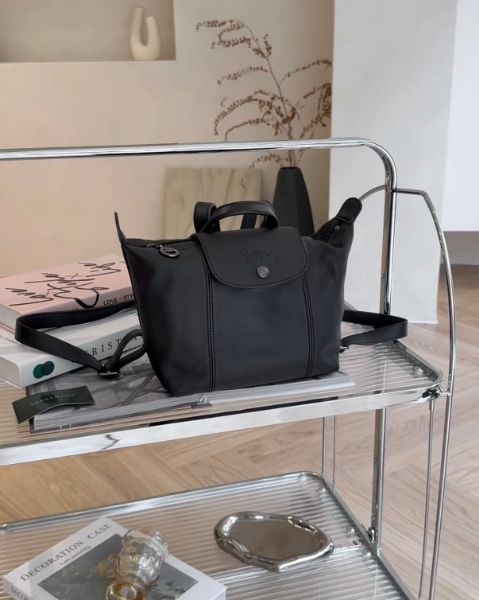 圖片 【LONGCHAMP】LE PLIAGE CUIR 21 小羊皮後背包 黑色