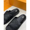 圖片 Louis Vuitton LV 經典滿版logo設計 魔鬼粘搭配 男生 拖鞋