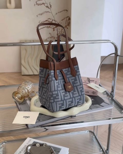 圖片 【FENDI】ORIGAMI 迷你摺紙包 牛仔藍色