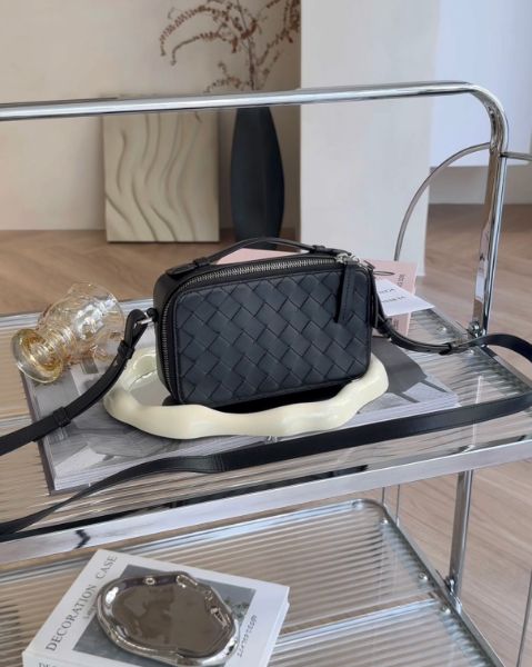 圖片 【BV】GETAWAY PHONE POUCH 編織迷你相機包 黑色