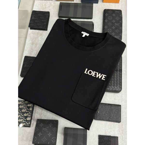 圖片 Loewe 經典刺繡字母口袋設計 黑白配色 短袖T恤上衣