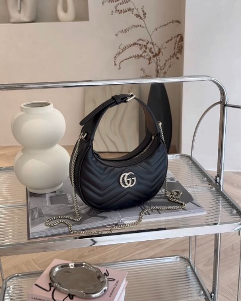 圖片 【GUCCI】MARMONT 月牙包 黑色淡金扣