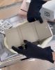 圖片 【LOEWE】卵石紋小牛皮按扣三折短夾 黏土色