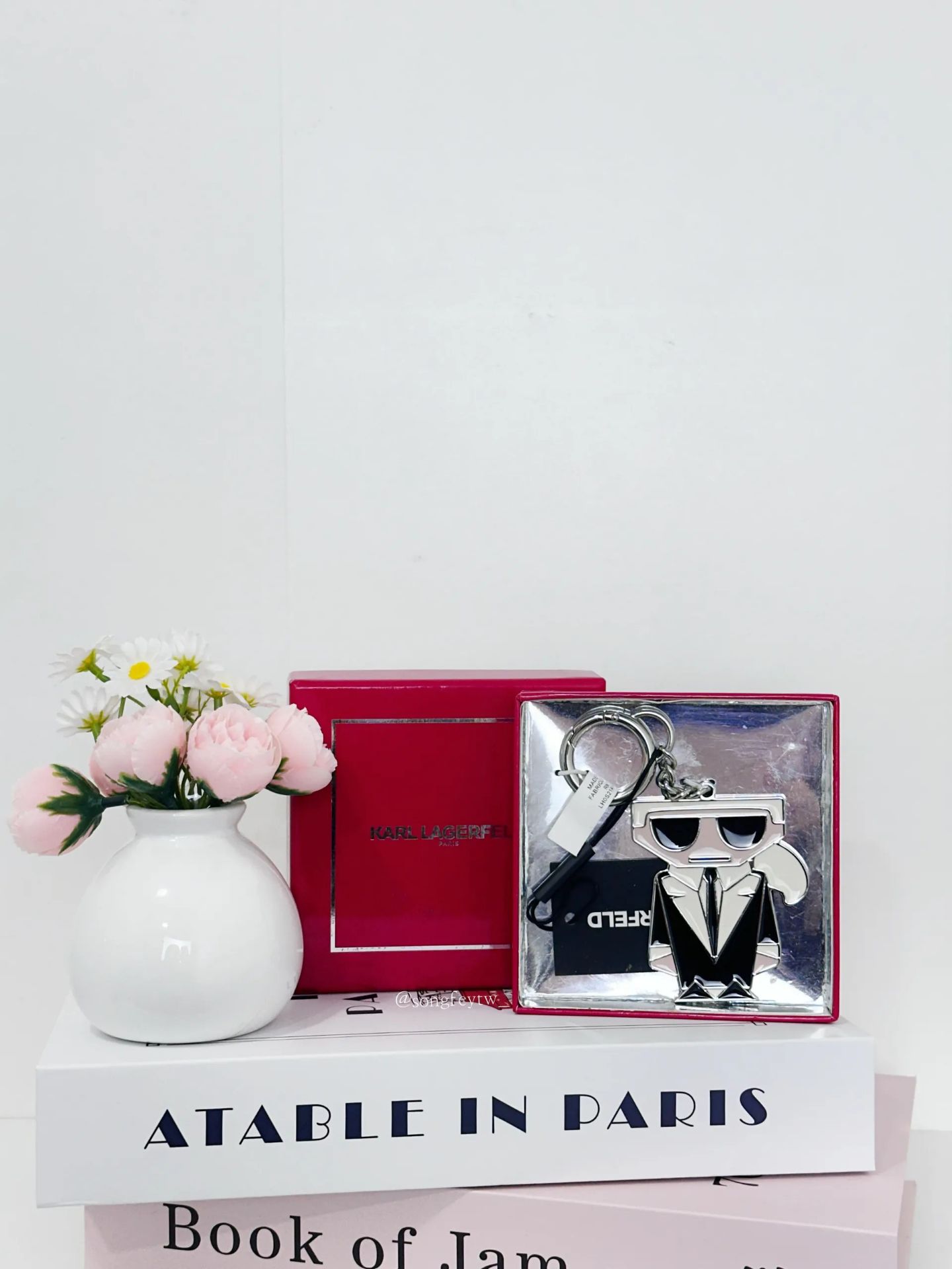 卡爾 西裝老佛爺金屬鑰匙圈 吊飾